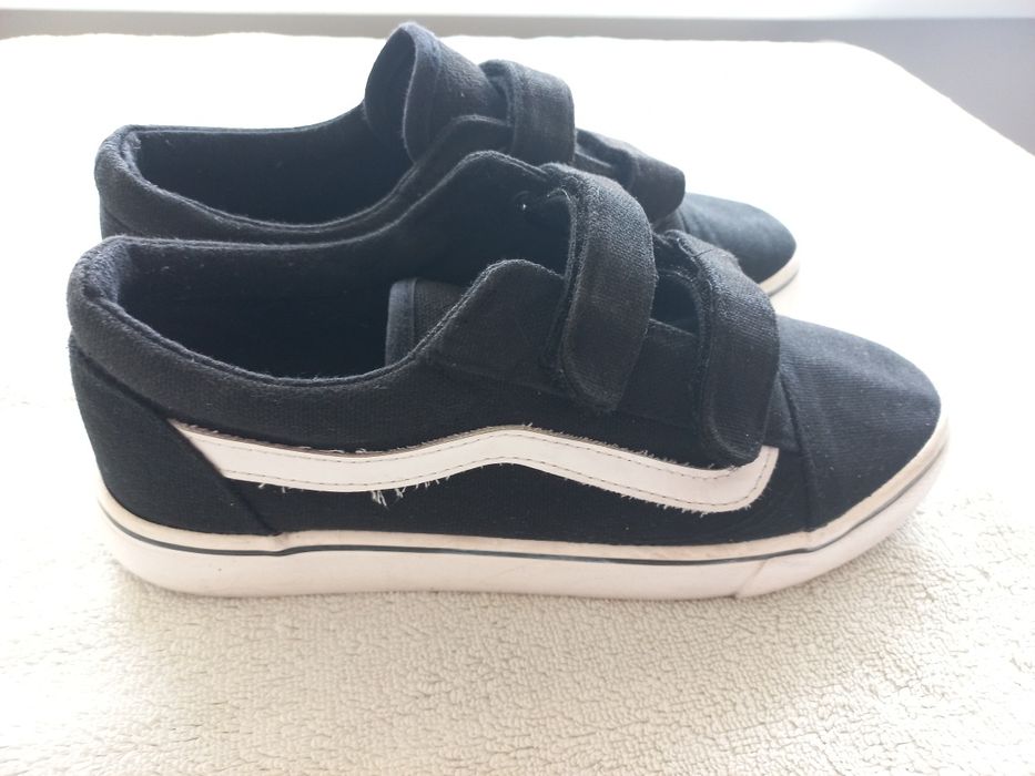 Кеди, змінне взуття для школи