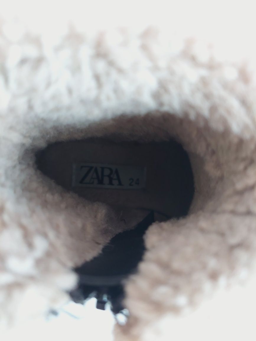 Czarne skórzane botki kozaki Zara 24