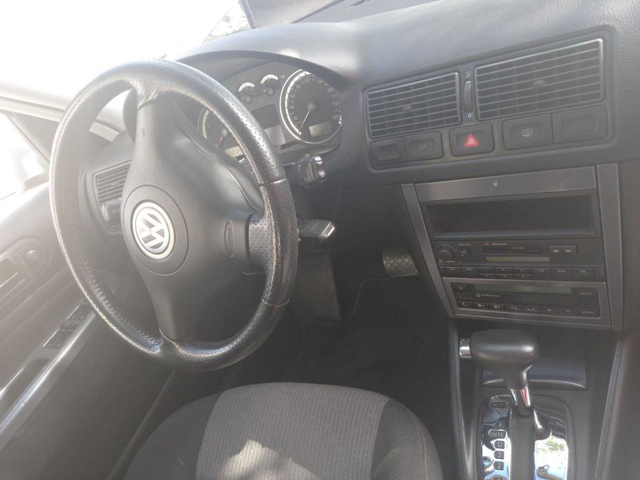 Продам автомобільVolkswagen Golf 2004 універсал