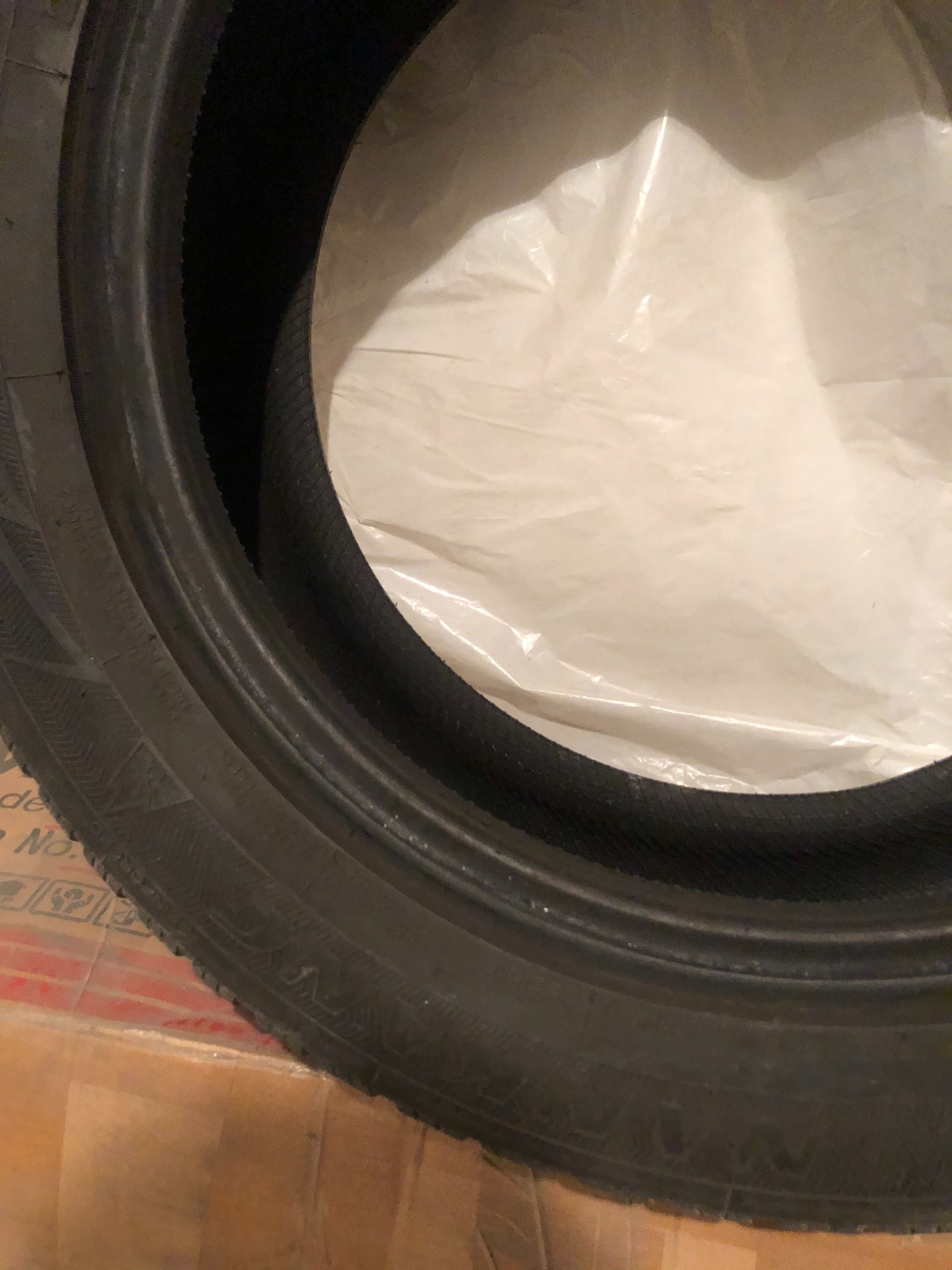 Продам легкову зимову автошину 205/55 R16