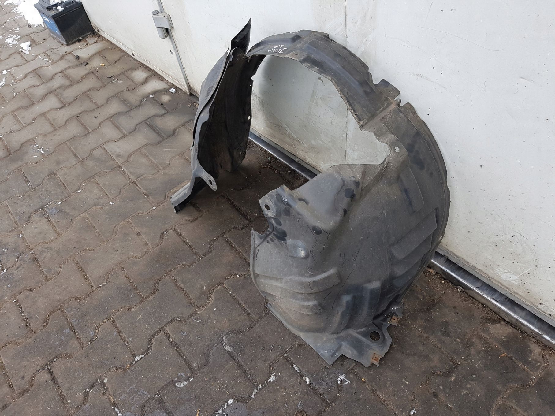 NISSAN JUKE I F15 10-14r NADKOLE LEWE PRZÓD
