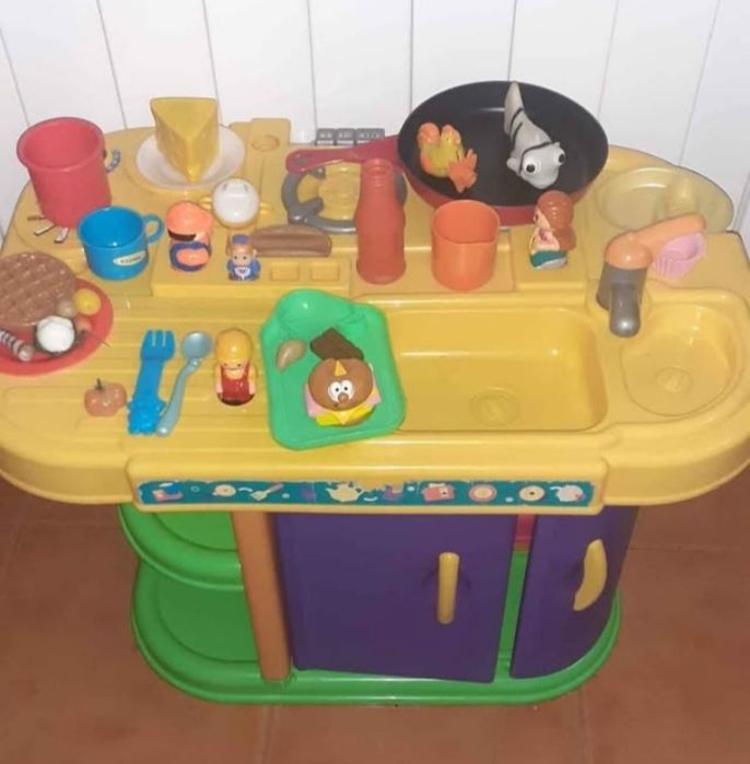 Brinquedos cozinha  com muitos acessorios