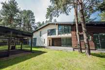 Продаж котеджу з новим ремонтом в км GoodLife Park