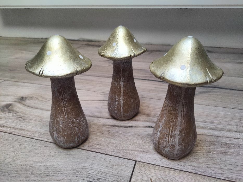 Trzy gipsowe grzyby grzybki dekoracje jesienne ozdoba