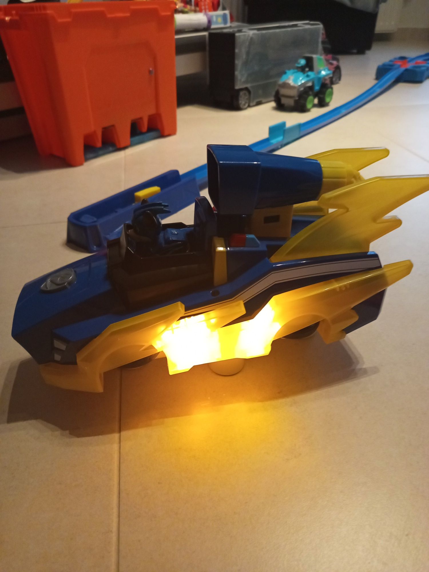 Kosmo Chase pojazd transformujący psi patrol