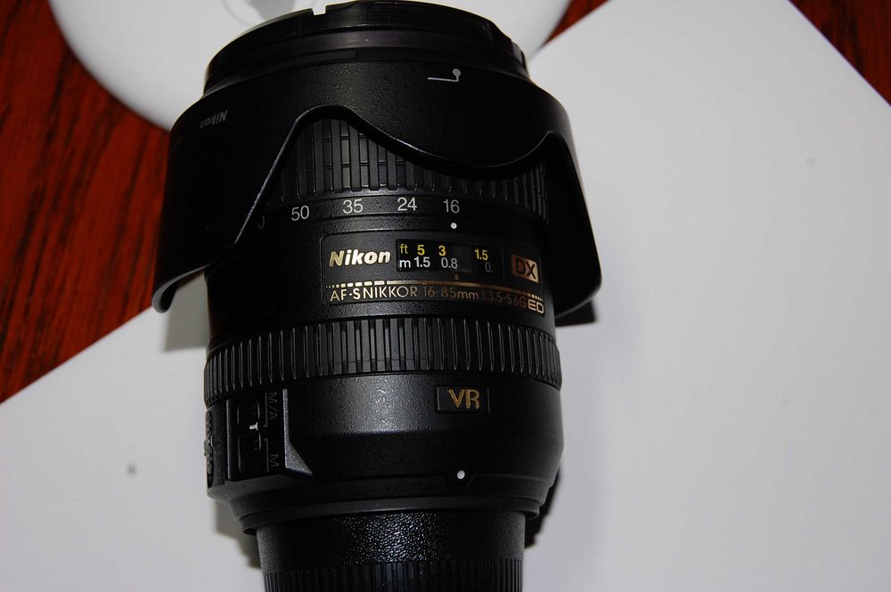 Продам об"єктив Nikon 16-85 3,5-5,6 G ED (DX)