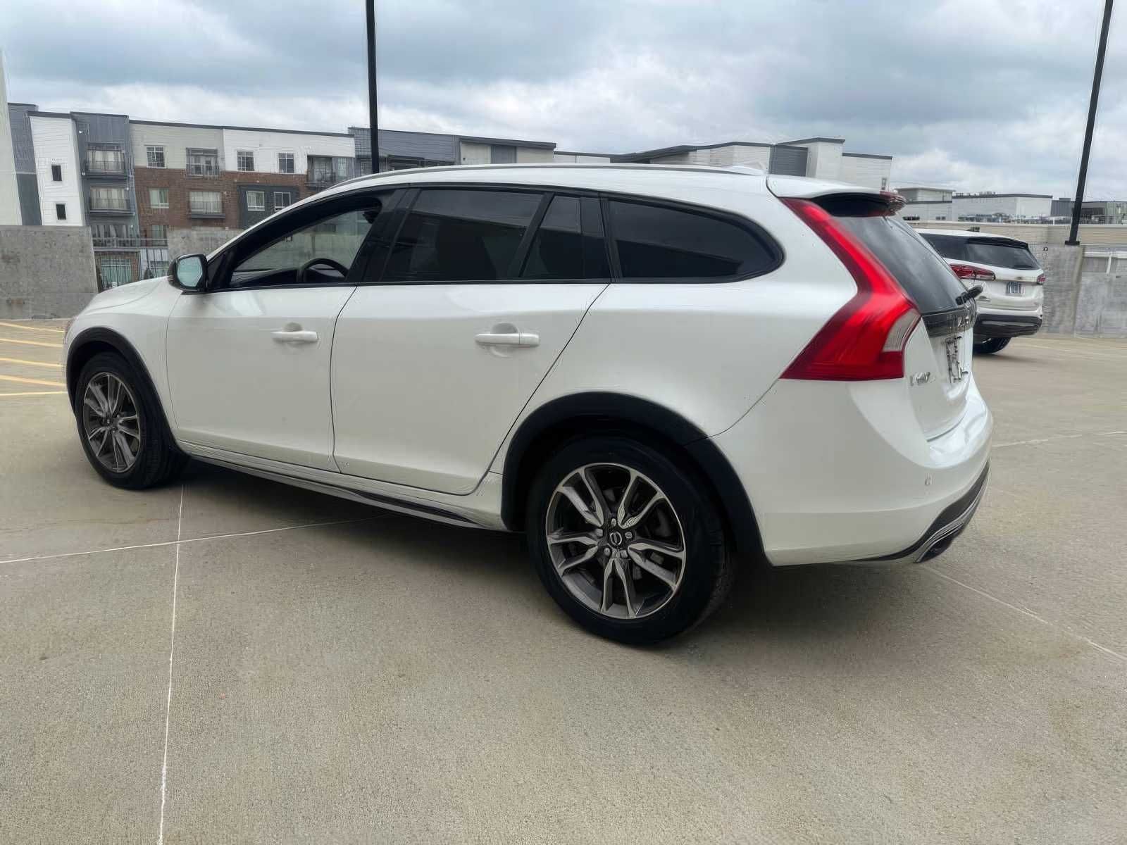 2016 Volvo V60 Cross Country T5