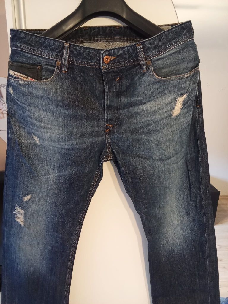 Oryginalne jeans męskie diesel stanie idealnym