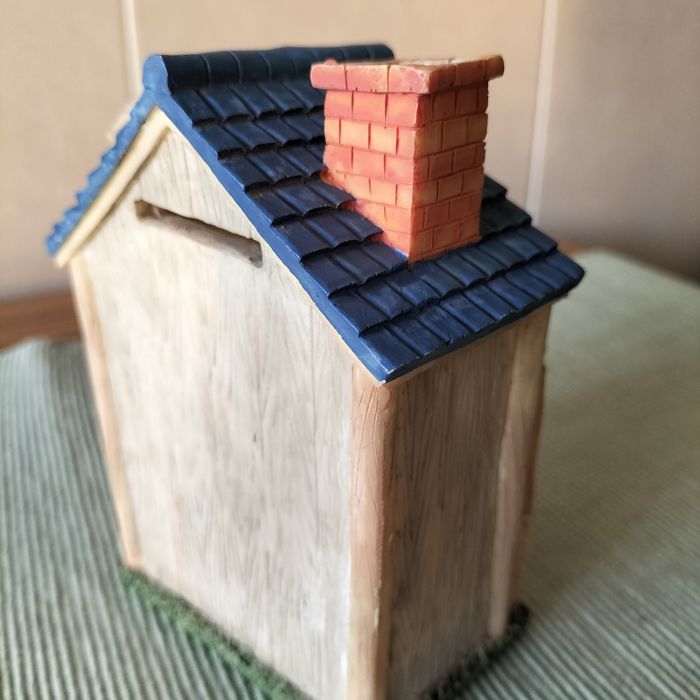 Mealheiro casinha altura 14 cm