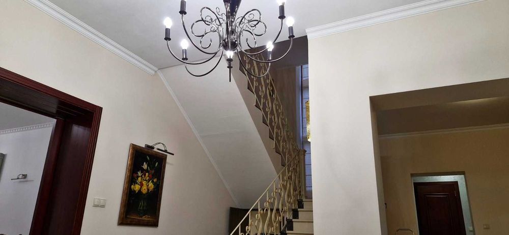 Продаж чудового будинку поруч з сосновим лісом с.Гореничі