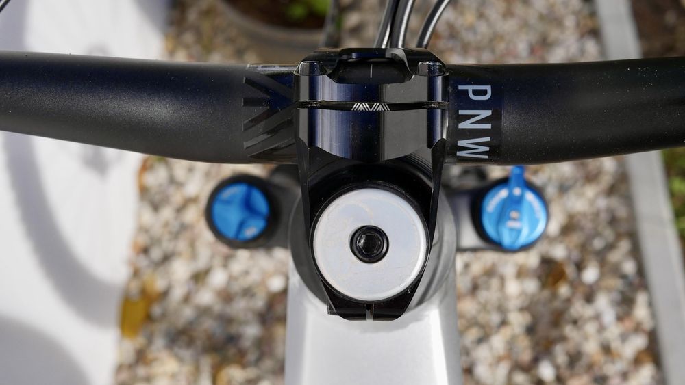 Focus Jam 6.9 2025 - M shimano XT Fox DT Chromag PNW Michelin