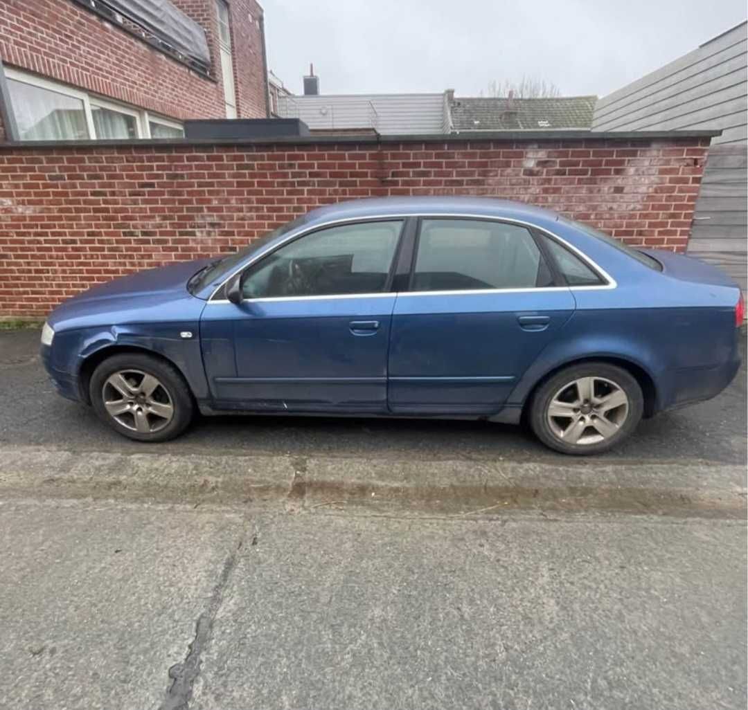 Audi a4b7 1.6 benzyna