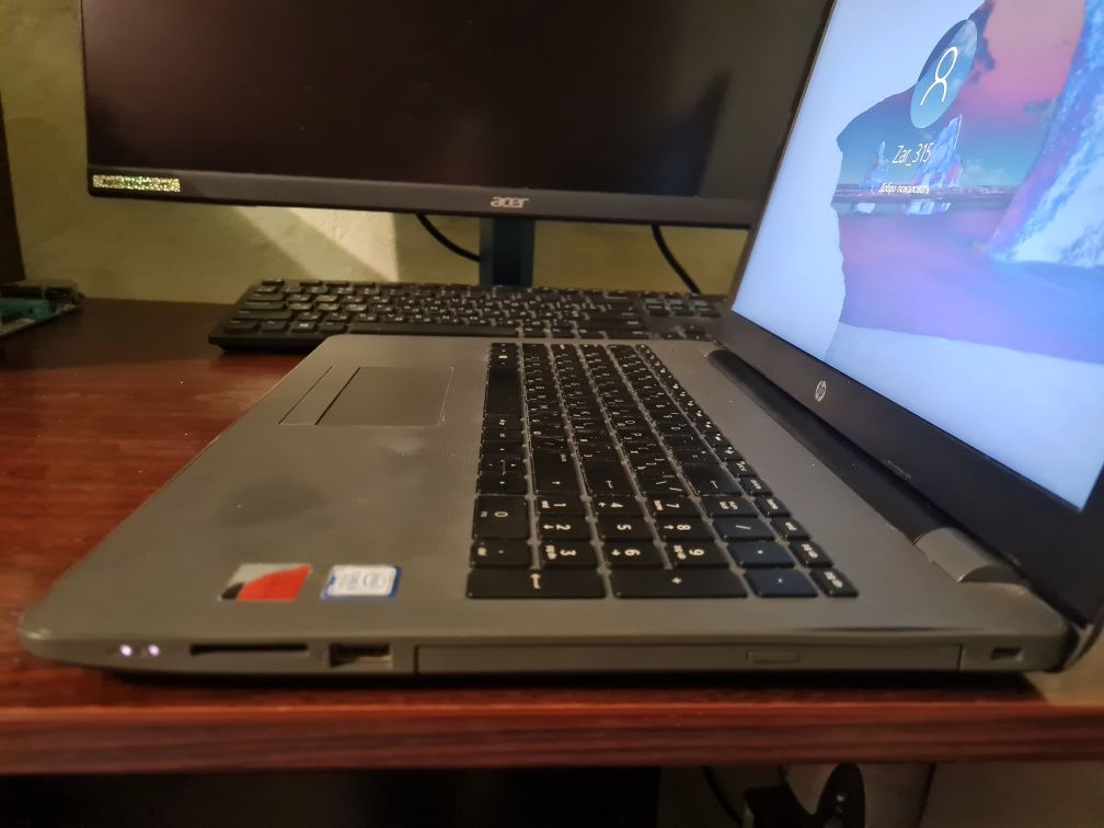 Продам ноутбук HP250 G6