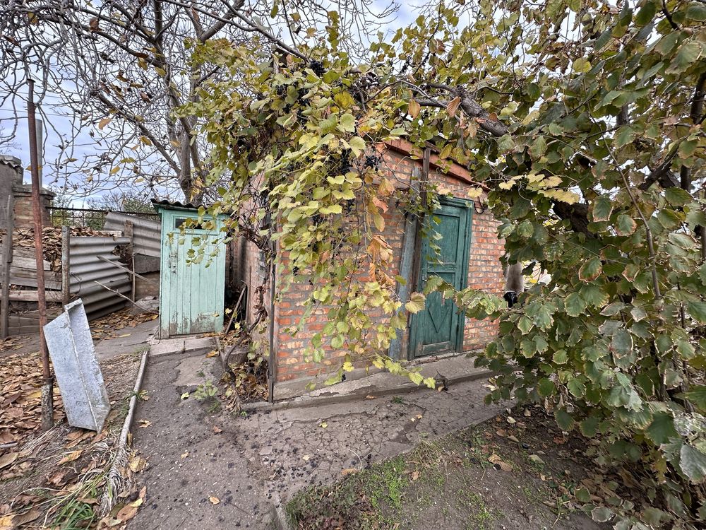 Продаю будинок с земельною ділянкою рівноі форми Херсонське шосе