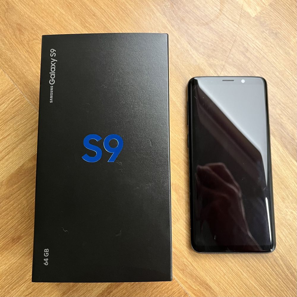 Telefon Samsung S9 - uszkodzony wyświetlacz