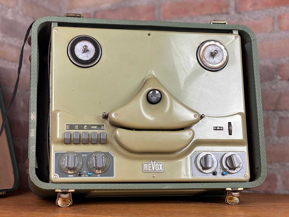 ReVox D36 magnetofon szpulowy lampowy walizkowy vintage