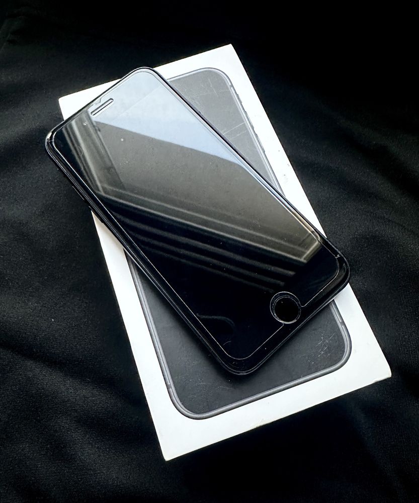 Iphone SE 3 gen 2022r.
