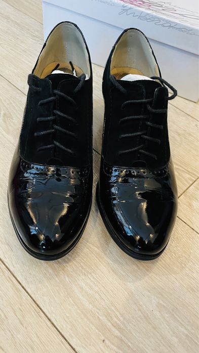 Buty markowe skórzane r. 39 ale to bardziej 40 (26,5cm)  bdb