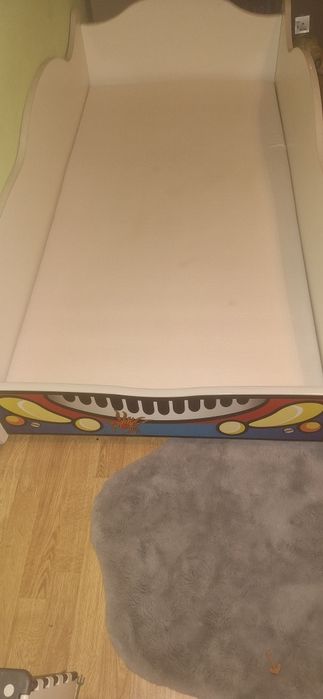 Łóżko autko wraz z materacem