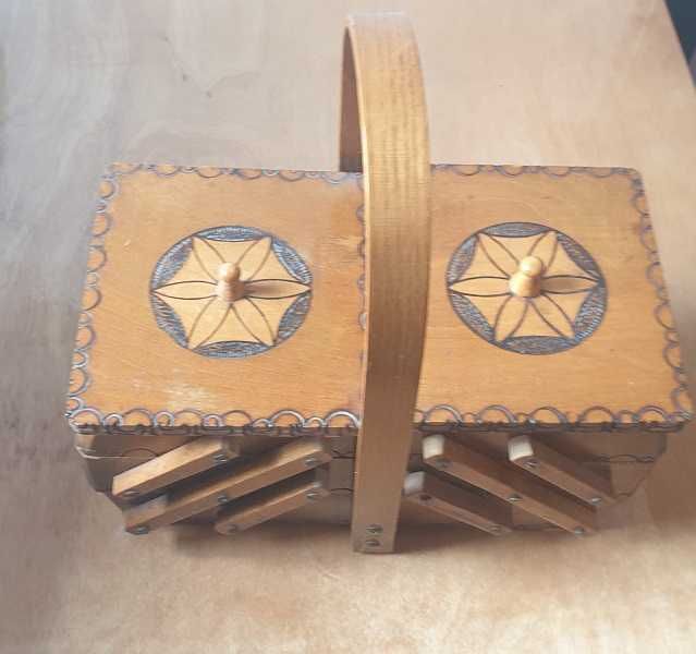 Kuferek drewniany rozkładany z PRL