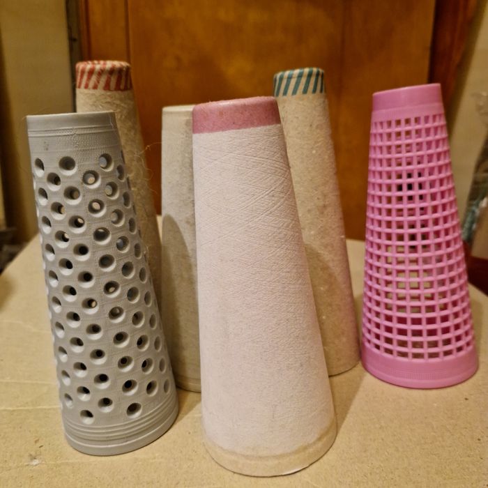 Конуси для пряжі