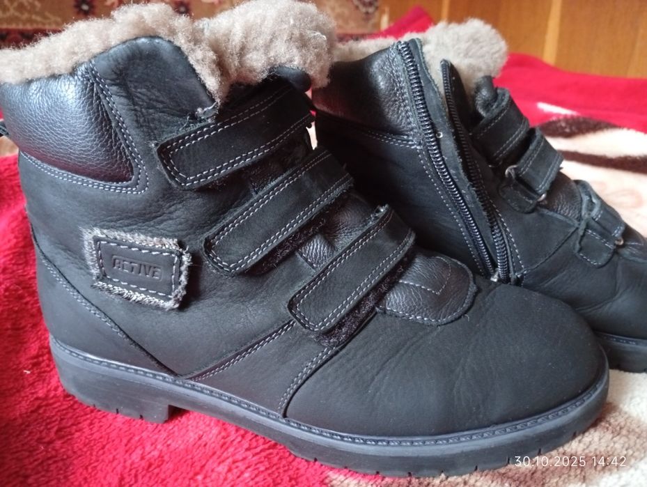 Продам жіночі ботинки осінь