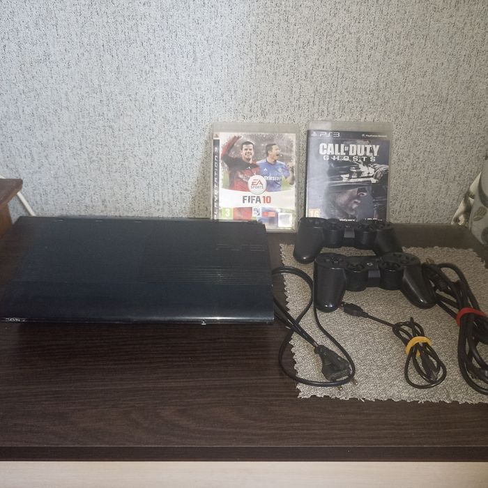 Playstation3 Super Slim+2 джойстики + ігри