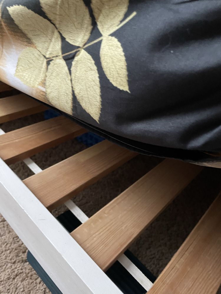 Łóżko Ikea 90x200 + materac Ilea średnio twardy + stolik nocny