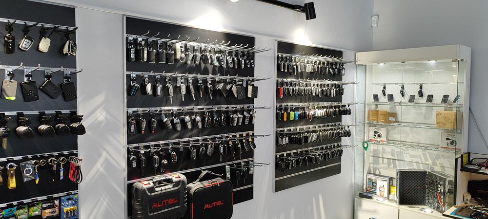 Изготовление автоключей, полная утеря автоключей, аварийное открытие