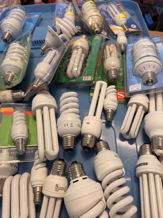 Lote de 30 lâmpadas económicas E14 e E27