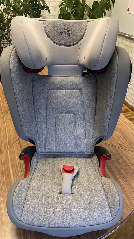 Автокрісло Britax Romer Kidfix2 S