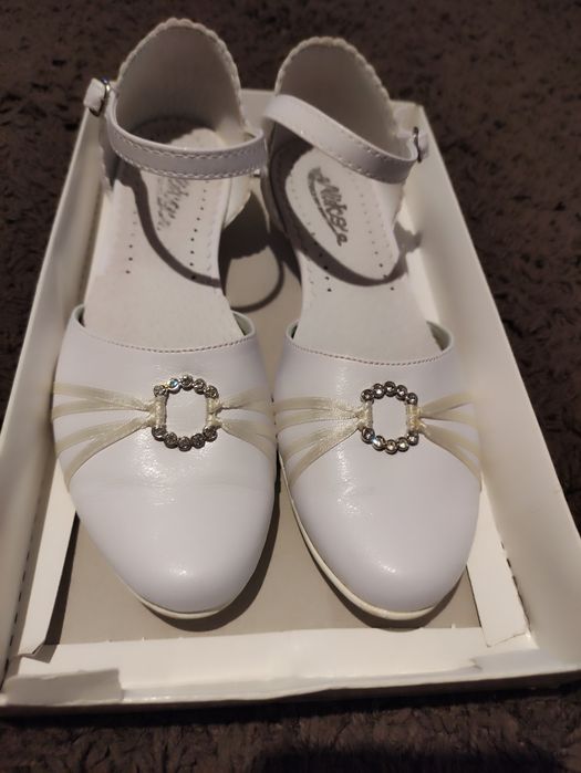 Buty dziewczęce do komunii