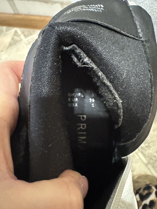 Жіночі білі черевики козаки.