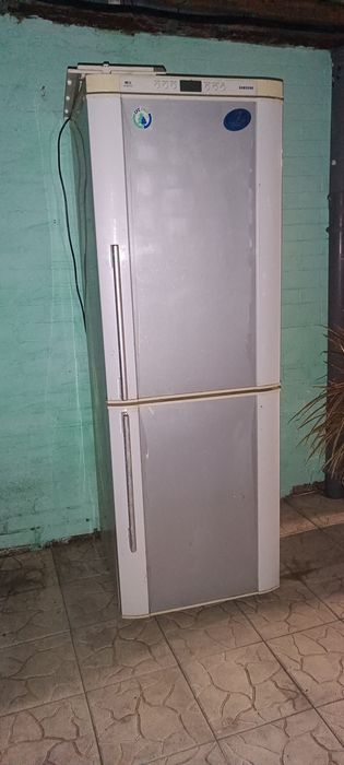 Продам Холодильник бу