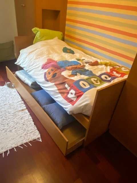 Cama de solteiro dupla