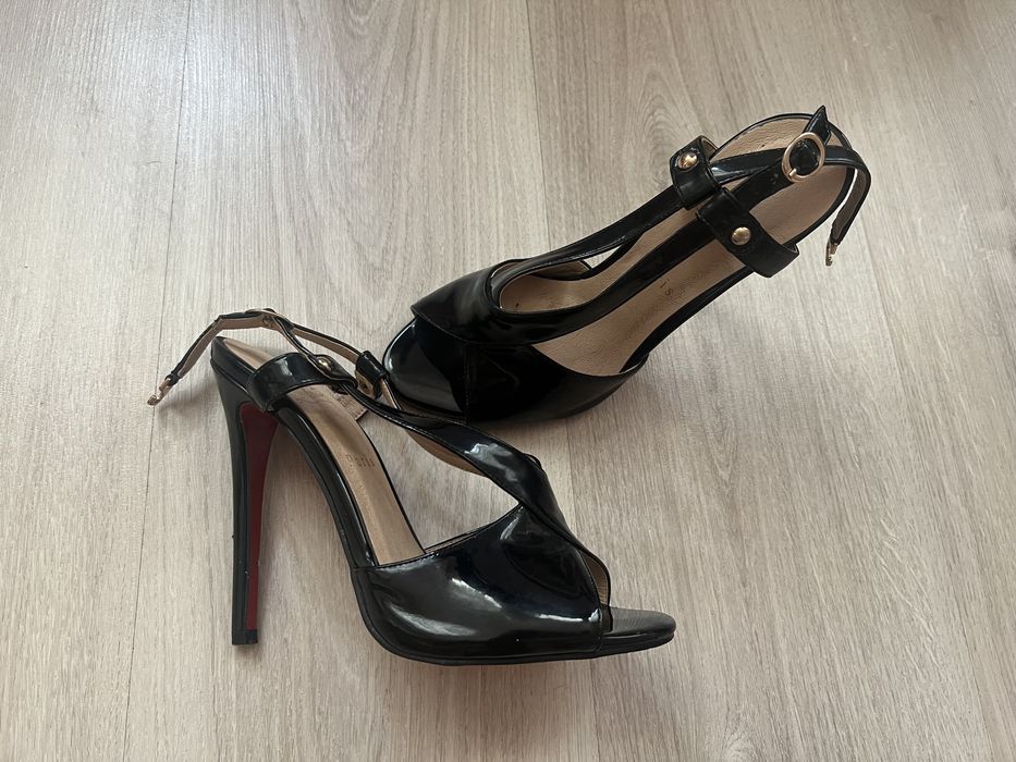 Женские туфли, босоножки