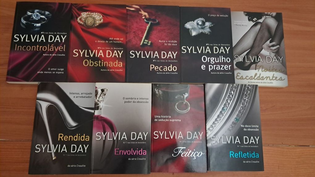 Literatura erotica E L James,  Megan Maxwell,  Sylvia Day, J R Ward