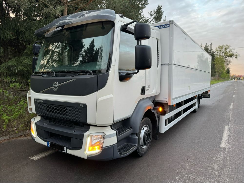 VOLVO FL 2015r przebieg 170 tys regulowany kontener winda kurierka