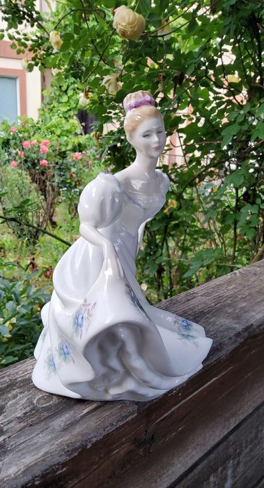 Порцелянова красуня Royal Doulton. Kathy.
Ручної роботи, ручний розпи