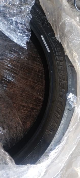 Шини мото Bridgstone