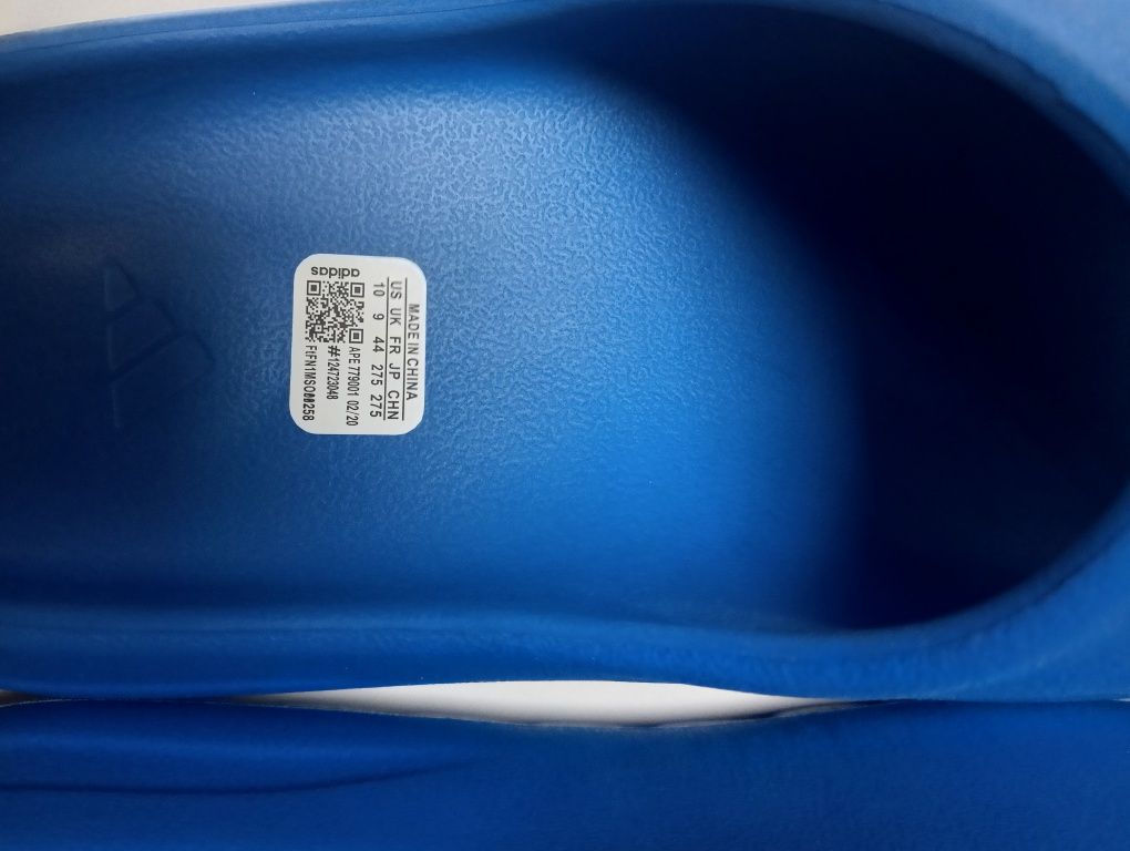 Klapki Yeezy slide