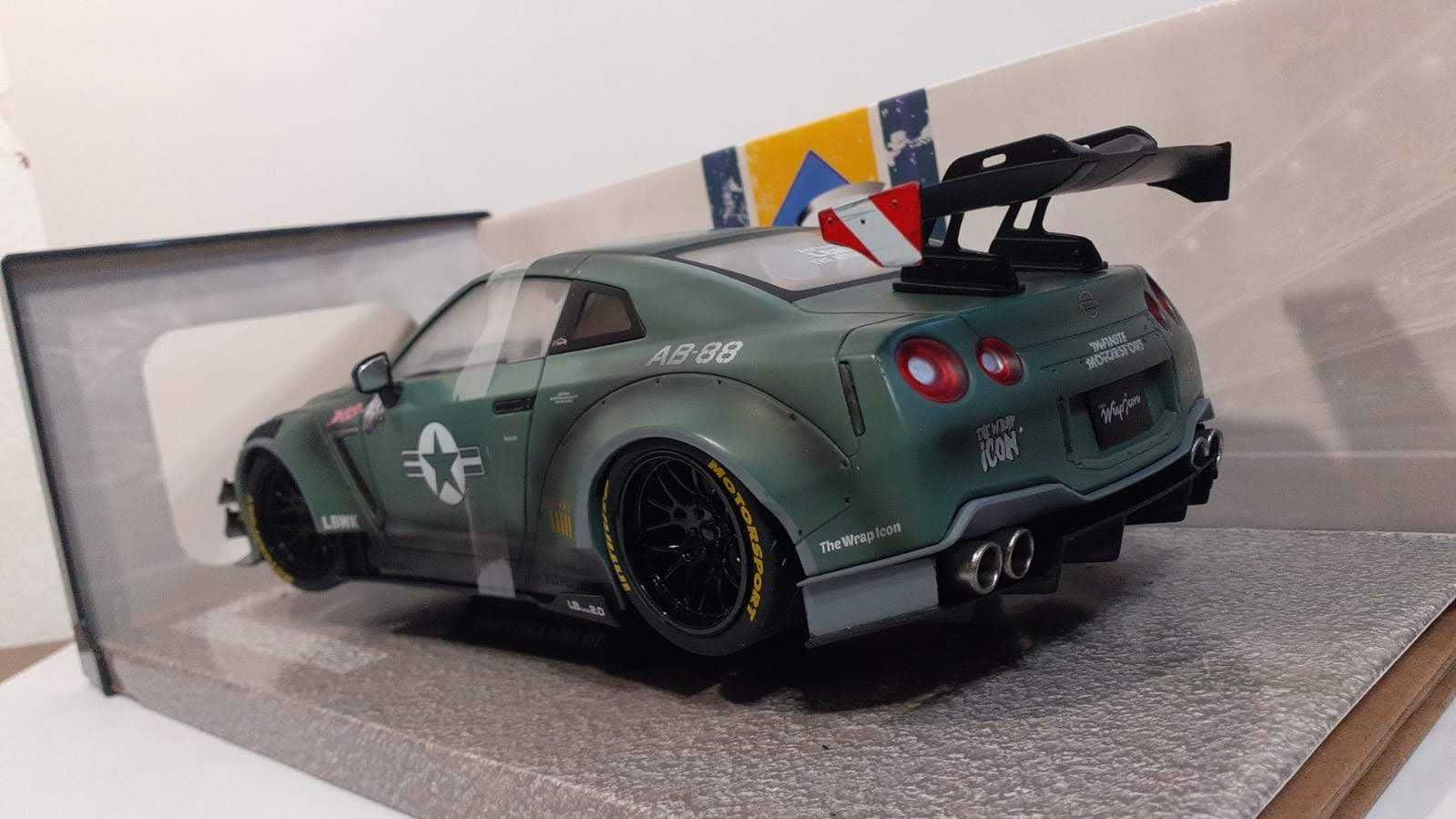 1/18 Nissan GTR 35 LB Work  Army Fighter - Solido