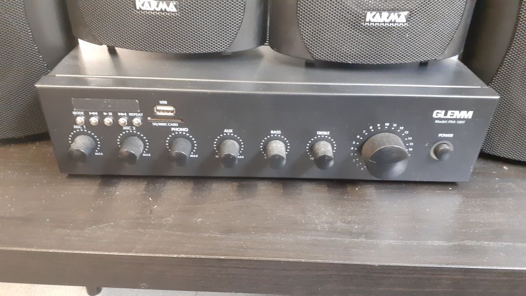 Amplificador e 4 Colunas pretas Karma