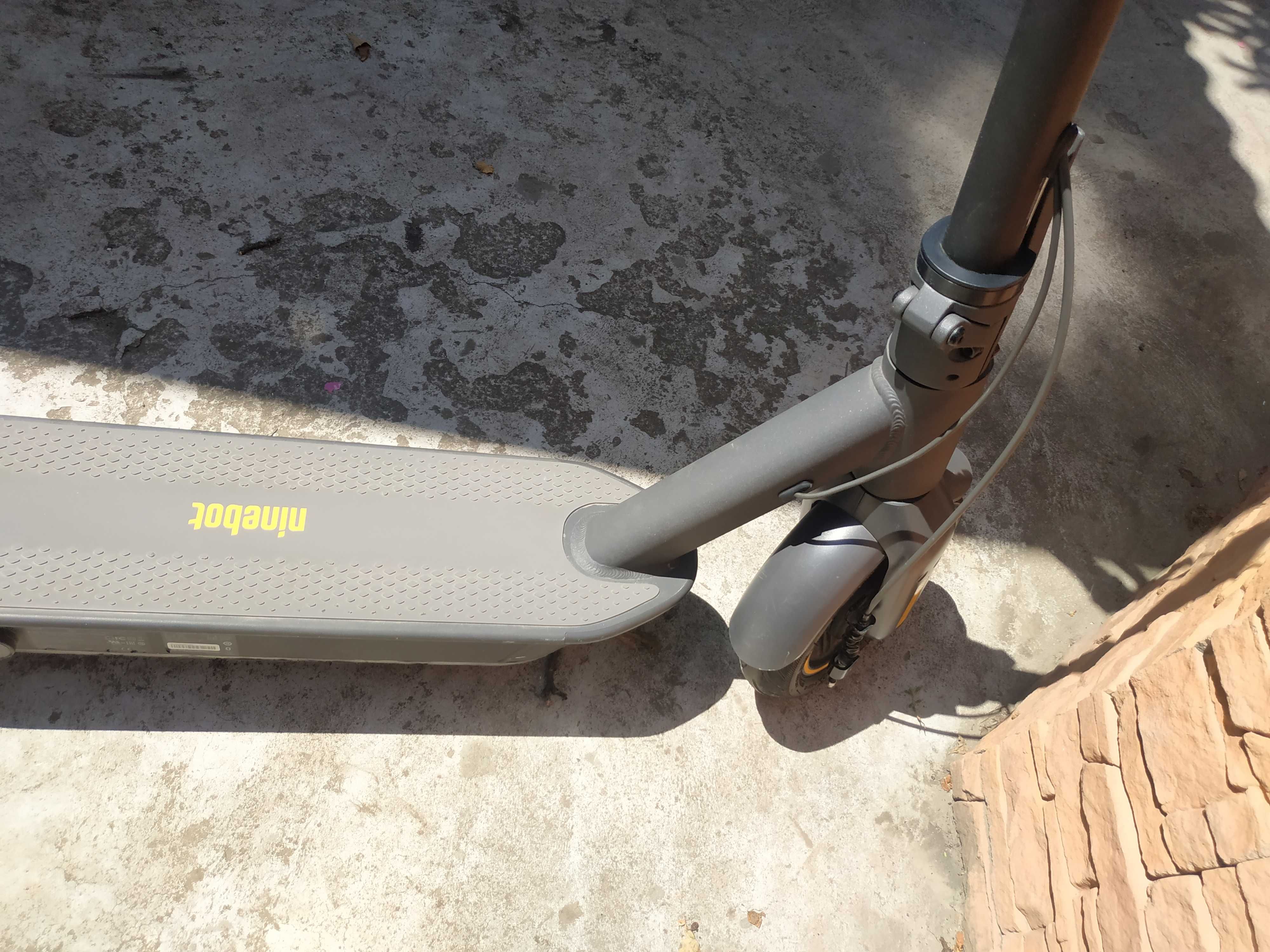 Електросамокат Ninebot KickScooter MAX G30P электросамокат