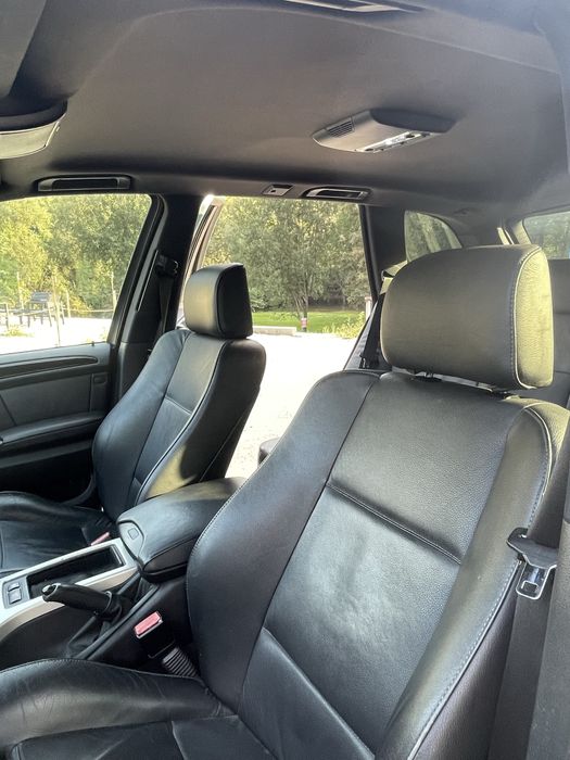 BMW X5 4.4i V8 – Luxo, Potência e Conforto!