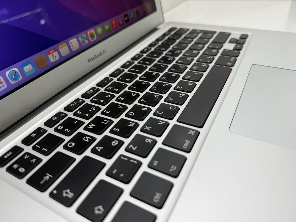 Apple MacBook Air 13 A1466 (2017) / Core i5 / 8Gb / 256Gb / Silver