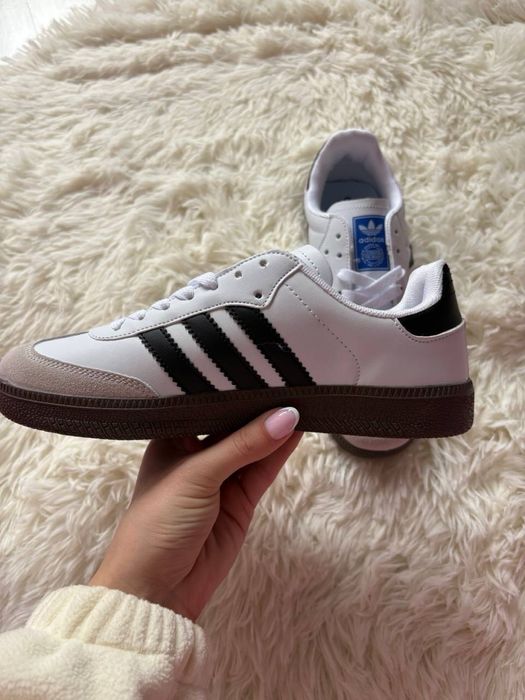 Жіночі кросівки adidas samba