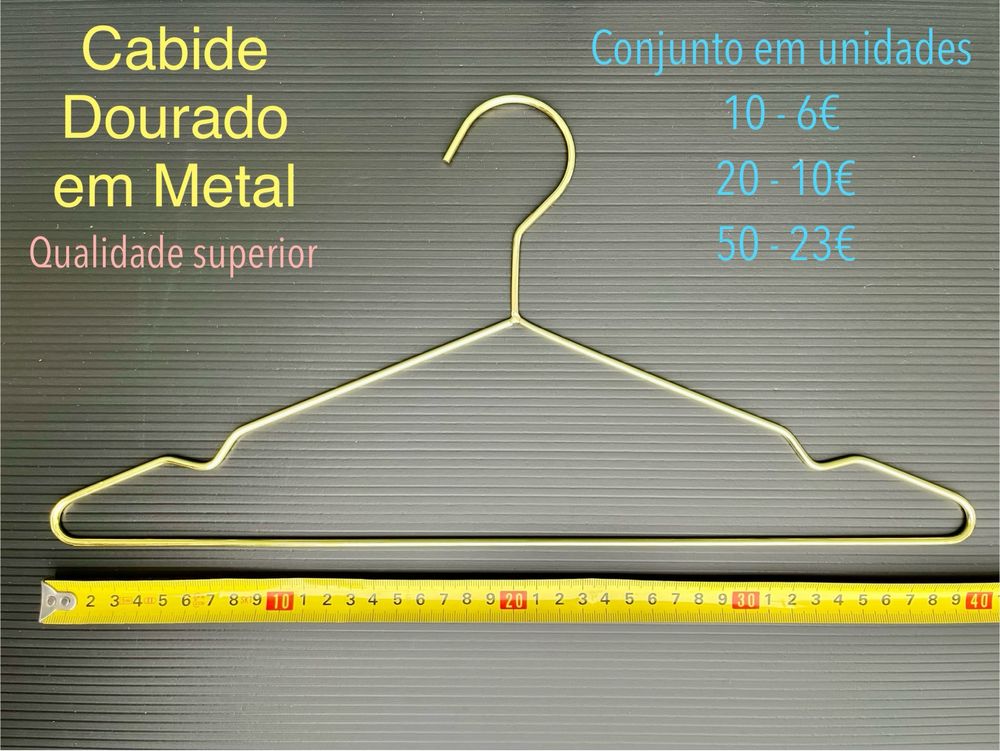 Cabides da Shein para peças de vestuário