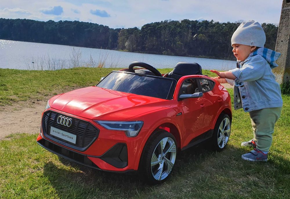 дитячий елекромобіль на акумулятор AUDI RS6 4X4 12V 7AH EVA, шкіра