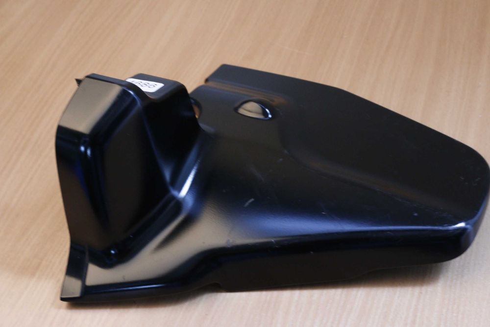 4686 Osłona alternatora czarna prawa Honda Goldwing GL 1800